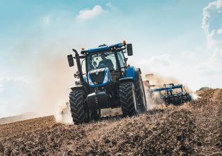 Traktory z napędem 4WD New Holland T7.165 S 