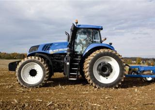 Traktory z napędem 4WD New Holland T8.410 UC 