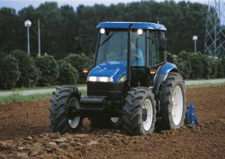 Traktory z napędem 4WD New Holland TD80D Plus