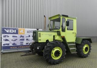 Traktory z napędem 4WD Mercedes-Benz Trac 900