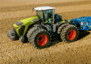 Traktory z napędem 4WD Claas Xerion 12.650 Trac 