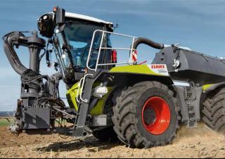 Traktory z napędem 4WD Claas Xerion 4200 Saddle Trac 