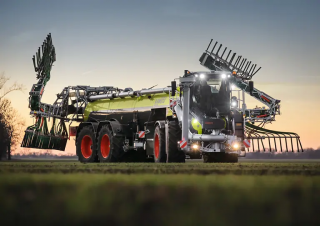Traktory z napędem 4WD Claas Xerion 4200 Saddle Trac 