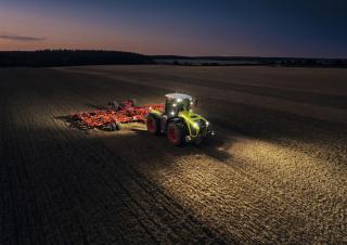 Traktory z napędem 4WD Claas Xerion 4200 Trac VC