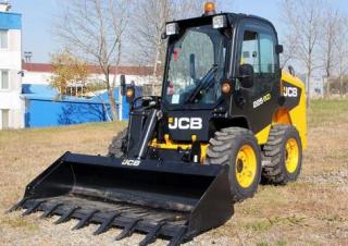 Ładowarki o sterowaniu burtowym JCB 225