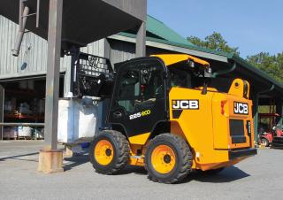 Ładowarki o sterowaniu burtowym JCB 225