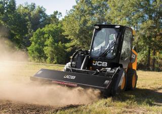 Ładowarki o sterowaniu burtowym JCB 260