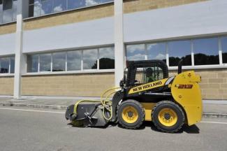 Ładowarki o sterowaniu burtowym New Holland L213