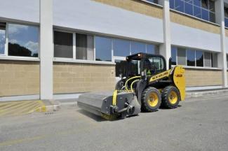 Ładowarki o sterowaniu burtowym New Holland L213