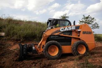 Ładowarki o sterowaniu burtowym Case SR 220