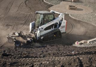 Ładowarki o sterowaniu burtowym Bobcat T590