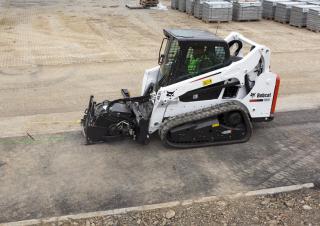 Ładowarki o sterowaniu burtowym Bobcat T590