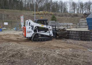 Ładowarki o sterowaniu burtowym Bobcat T590