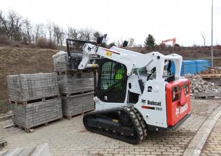 Ładowarki o sterowaniu burtowym Bobcat T590