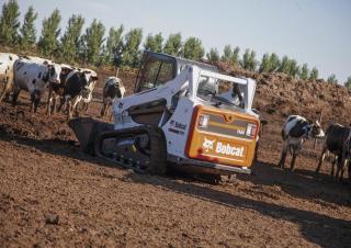 Ładowarki o sterowaniu burtowym Bobcat T590