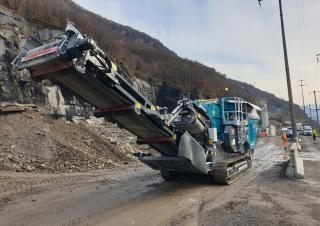 Urządzenia do recyklingu gruzu budowlanego Powerscreen Trakpactor 290SR