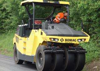 Walce Walce na gumowych kołach Bomag BW 28 RH