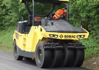 Walce Walce na gumowych kołach Bomag BW 28 RH