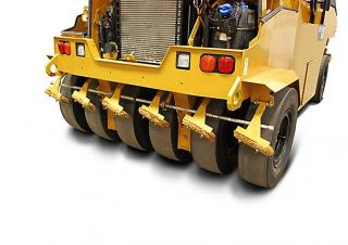 Walce Walce na gumowych kołach Caterpillar CW16