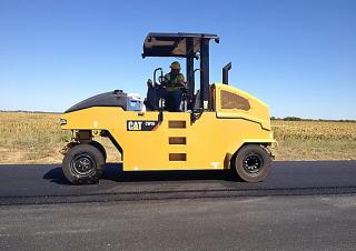 Walce Walce na gumowych kołach Caterpillar CW16