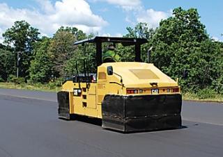 Walce Walce na gumowych kołach Caterpillar CW34