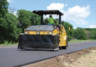 Walce Walce na gumowych kołach Caterpillar CW34