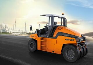 Walce Walce na gumowych kołach Hamm GRW 280i-24