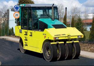 Walce Walce na gumowych kołach Ammann AP 240 T2