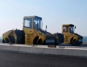 Walce Walce wibracyjne tandemowe Bomag BW 203 AD-4