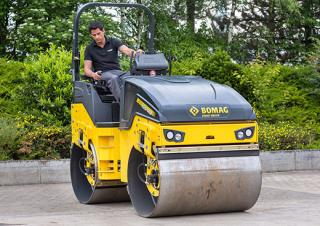 Walce Walce wibracyjne tandemowe Bomag BW 135 AD-5