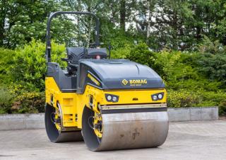 Walce Walce wibracyjne tandemowe Bomag BW 135 AD-5