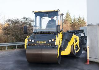 Walce Walce wibracyjne tandemowe Bomag BW 154 AD-5