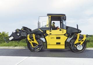 Walce Walce wibracyjne tandemowe Bomag BW 174 AP 4i AM