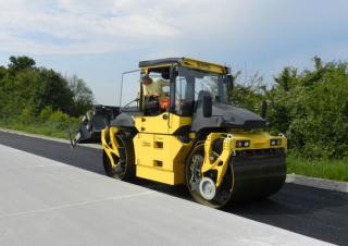 Walce Walce wibracyjne tandemowe Bomag BW 174 AP 4i AM