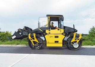 Walce Walce wibracyjne tandemowe Bomag BW 174 AP 4i AM