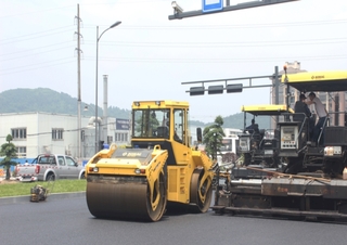 Walce Walce wibracyjne tandemowe Bomag BW 205 AD-4