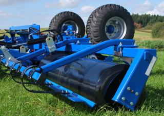 Walce łąkowe i polowe DAL-BO MiniMax 830 CB