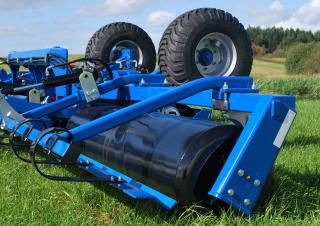 Walce łąkowe i polowe DAL-BO MiniMax 950 CB