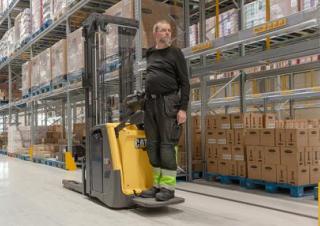 Wózki podnośnikowe Wózki paletowe elektryczne Caterpillar NSV16N3