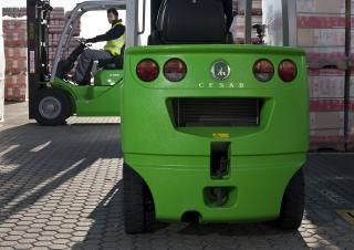 Wózki widłowe z silnikiem wysokoprężnym Cesab M 325