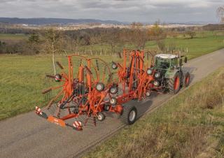 Zgrabiarki rotorowe Kuhn GA 13231