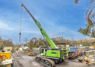 Żurawie gąsienicowe — wysięgnik teleskopowy Sennebogen 6103 E