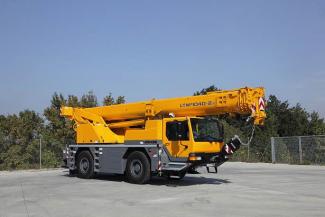 Żurawie szosowo-terenowe Liebherr LTM 1040-2.1 
