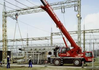 Żurawie szosowo-terenowe Liebherr LTM 1040-2.1 