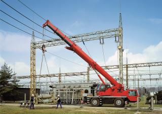 Żurawie szosowo-terenowe Liebherr LTM 1040-2.1 