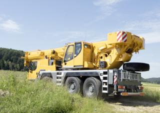 Żurawie szosowo-terenowe Liebherr LTM 1050-3.1 