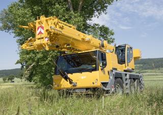 Żurawie szosowo-terenowe Liebherr LTM 1050-3.1 