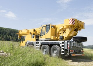Żurawie szosowo-terenowe Liebherr LTM 1050-3.1 
