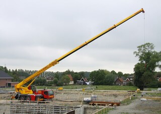 Żurawie szosowo-terenowe Liebherr LTM 1050-3.1 