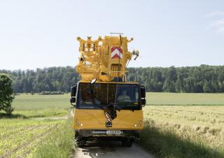 Żurawie szosowo-terenowe Liebherr LTM 1050-3.1 